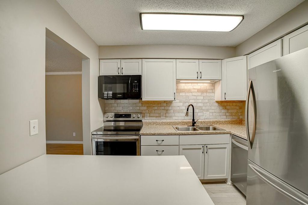 Photo of 2680 Oxford Street N #132, Roseville, MN 55113 (MLS # 7065027)