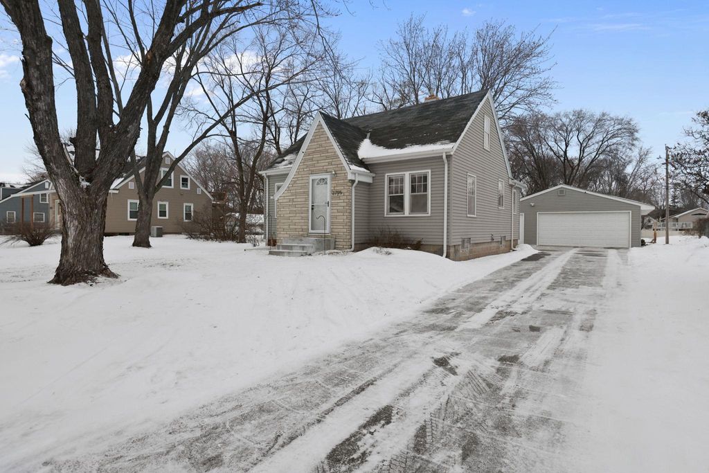 Photo of 2795 90th Lane NE, Blaine, MN 55449 (MLS # 7011320)