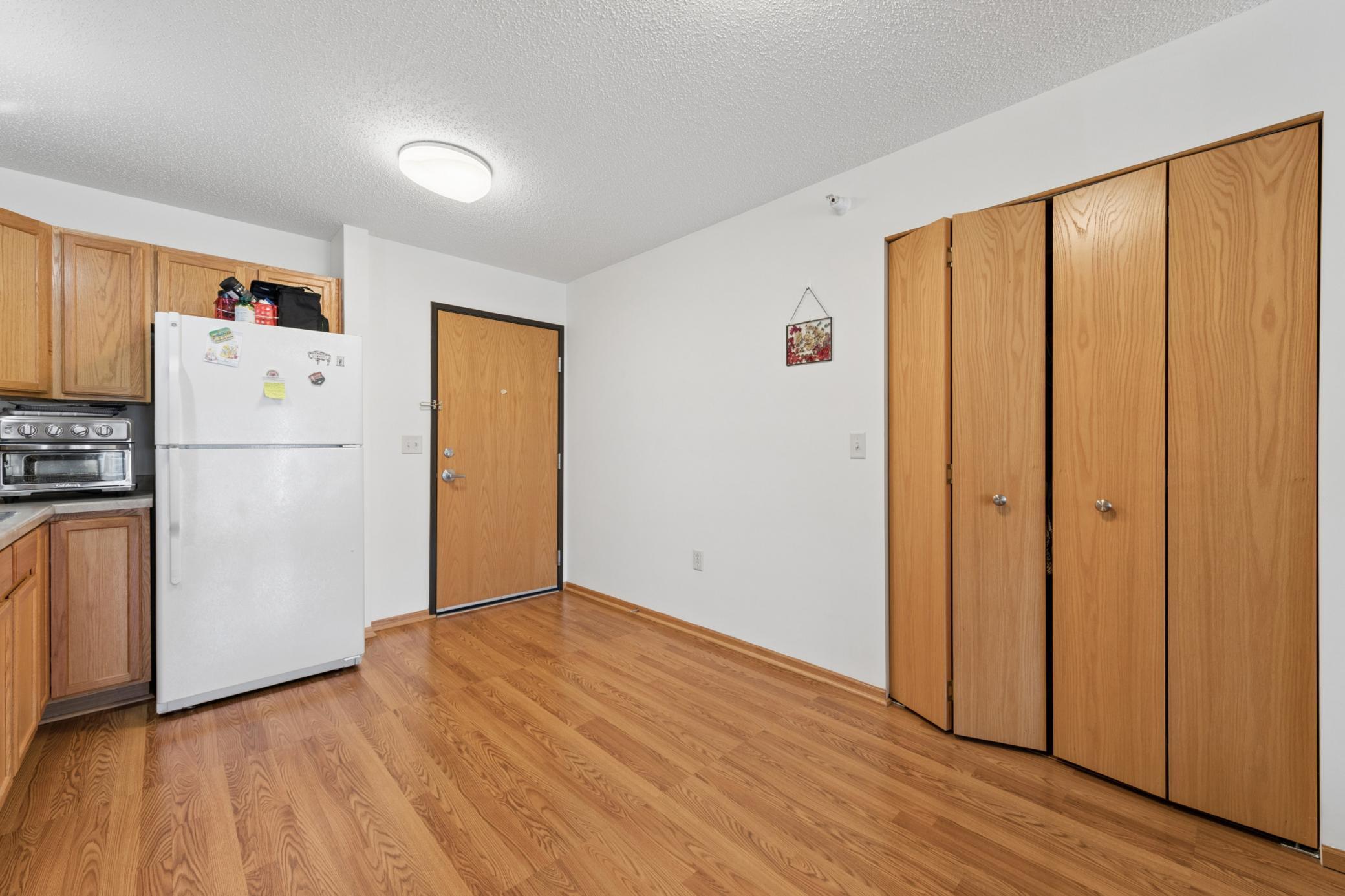 1590 Parkwood Drive 207