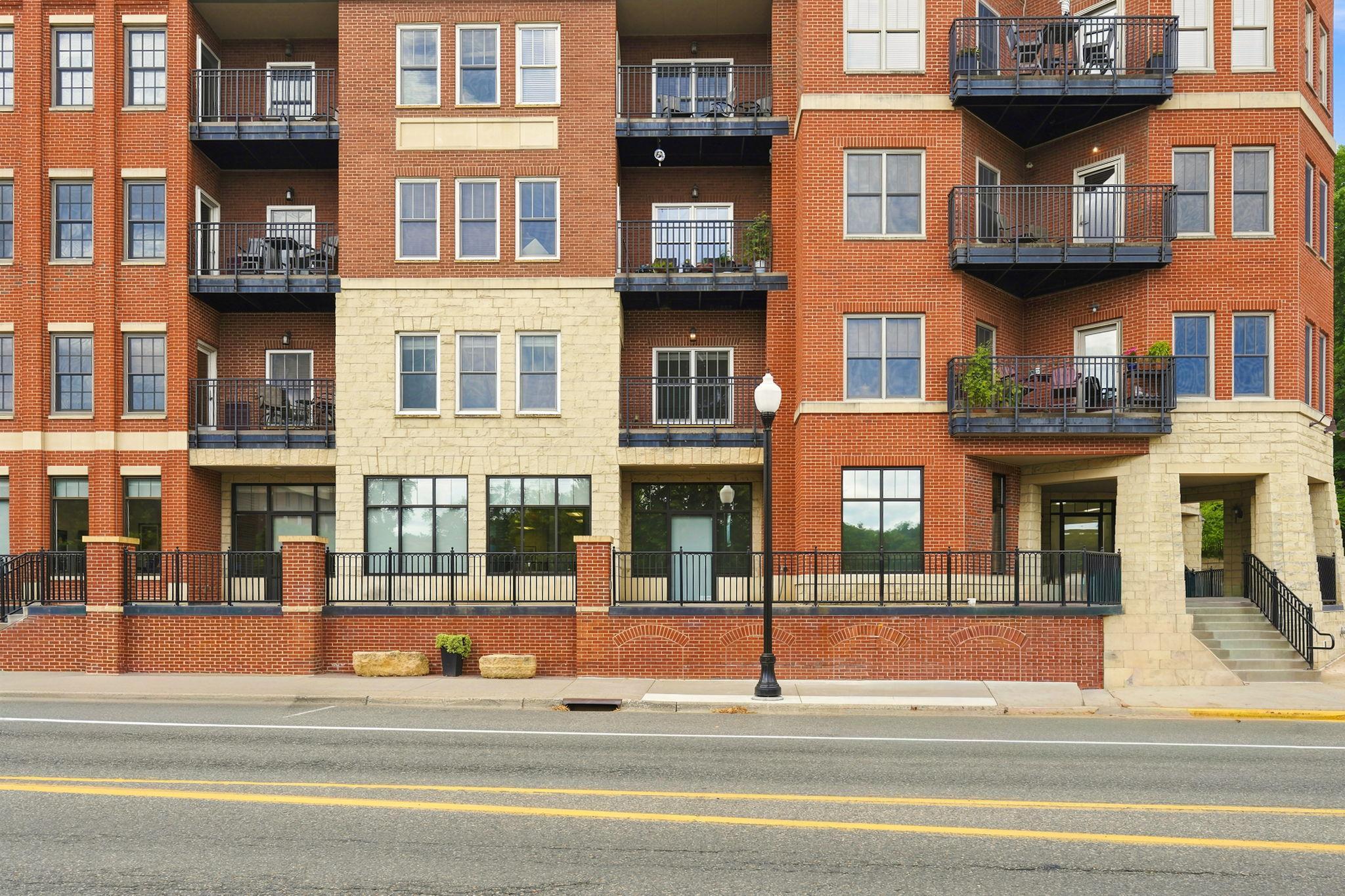 350 Main Street N 242