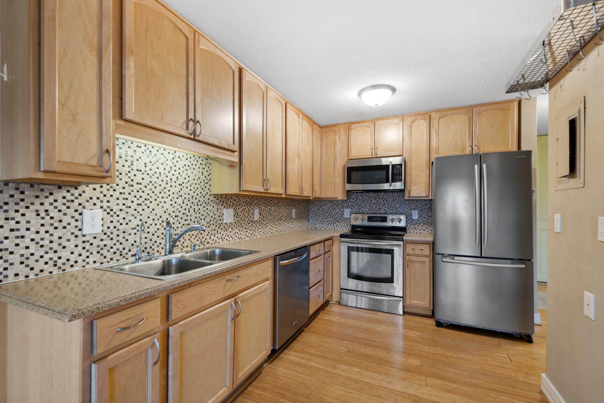2800 Hamline Avenue N 313