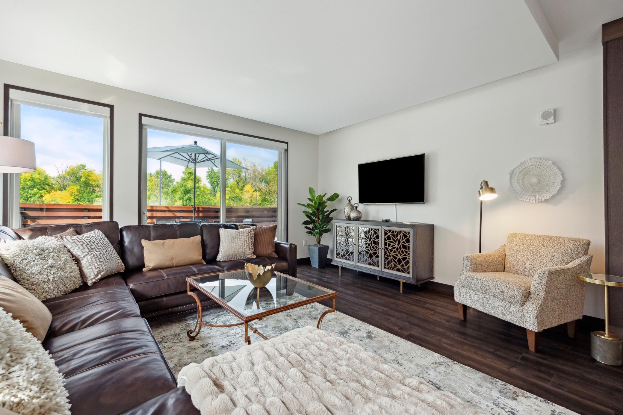 253 Lake Street E 208