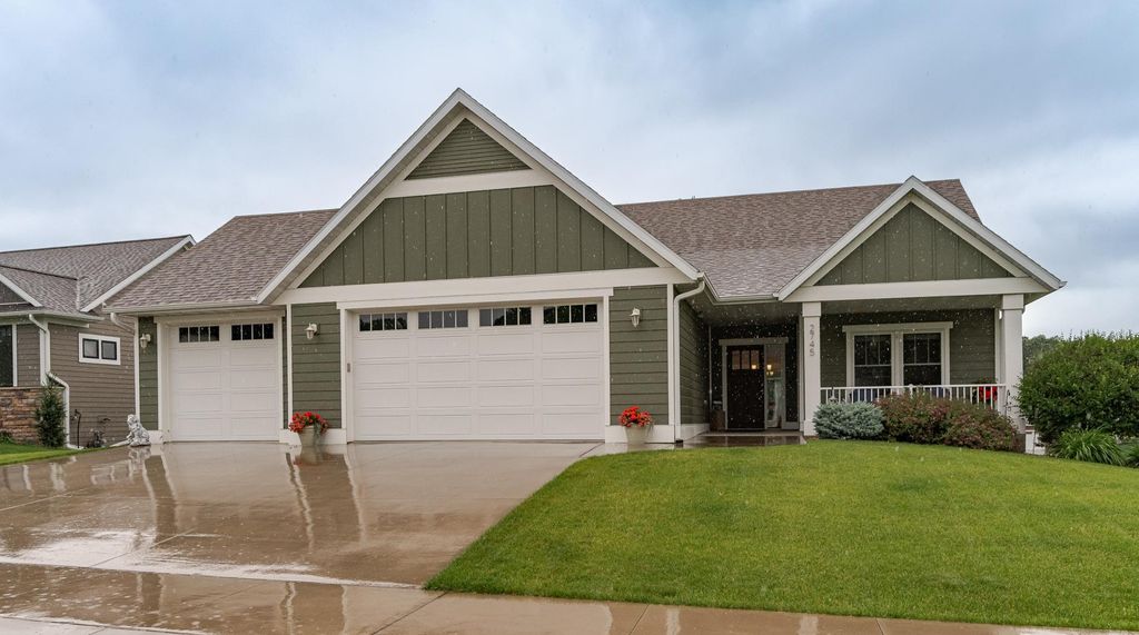 Photo of 2745 Sand Trap Road SE, Rochester, MN 55904 (MLS # 7031649)