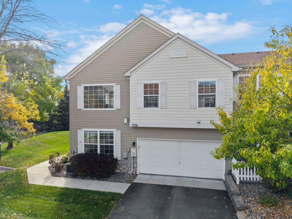 Photo of 7756 Buttercup Court, Chanhassen, MN 55317 (MLS # 7157224)