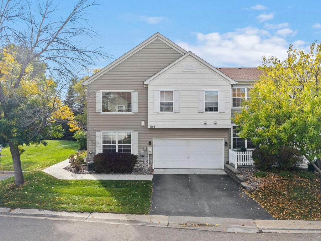 Photo of 7756 Buttercup Court, Chanhassen, MN 55317 (MLS # 7157224)