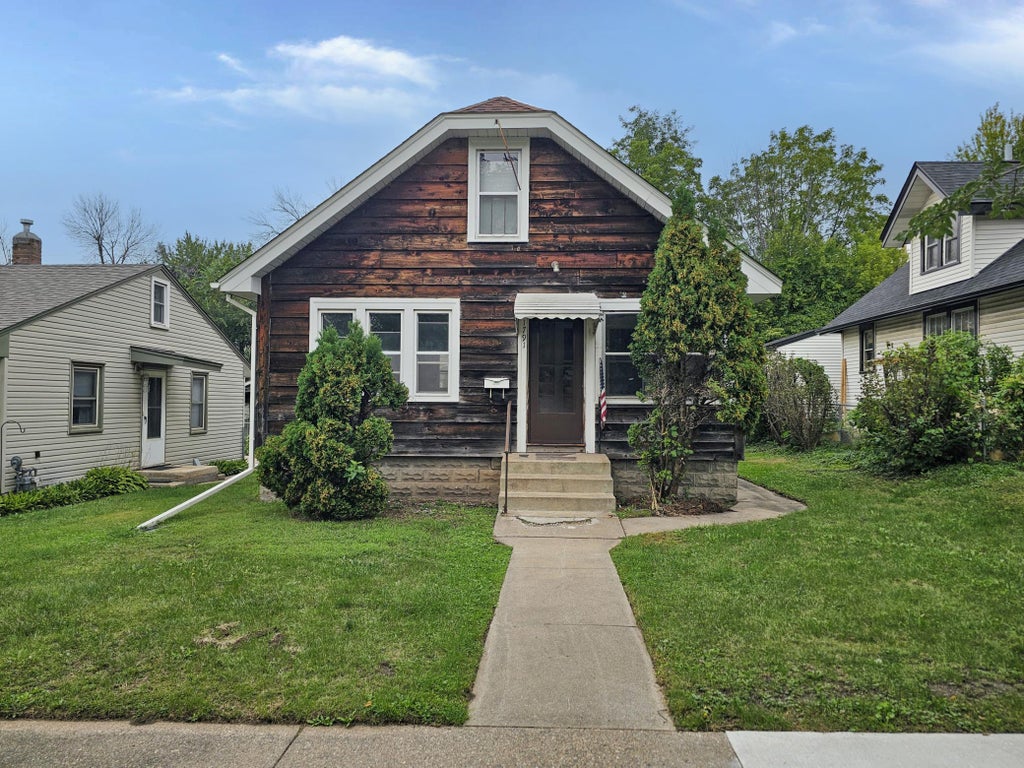 Photo of 1791 York Avenue, Saint Paul, MN 55119 (MLS # 7161450)