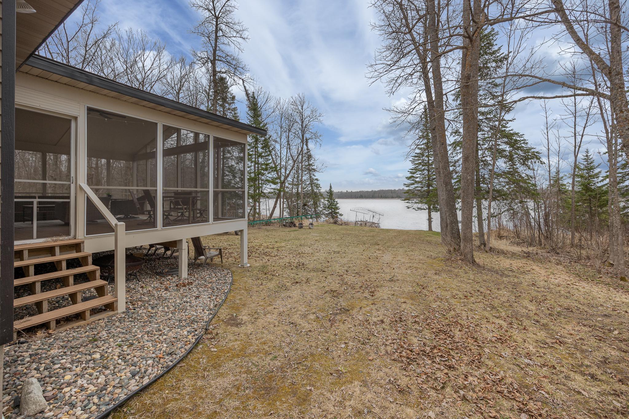 5490 Sugarbush Trail NE