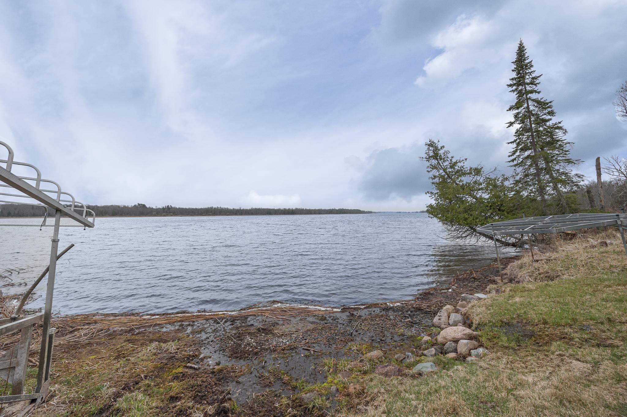 5490 Sugarbush Trail NE