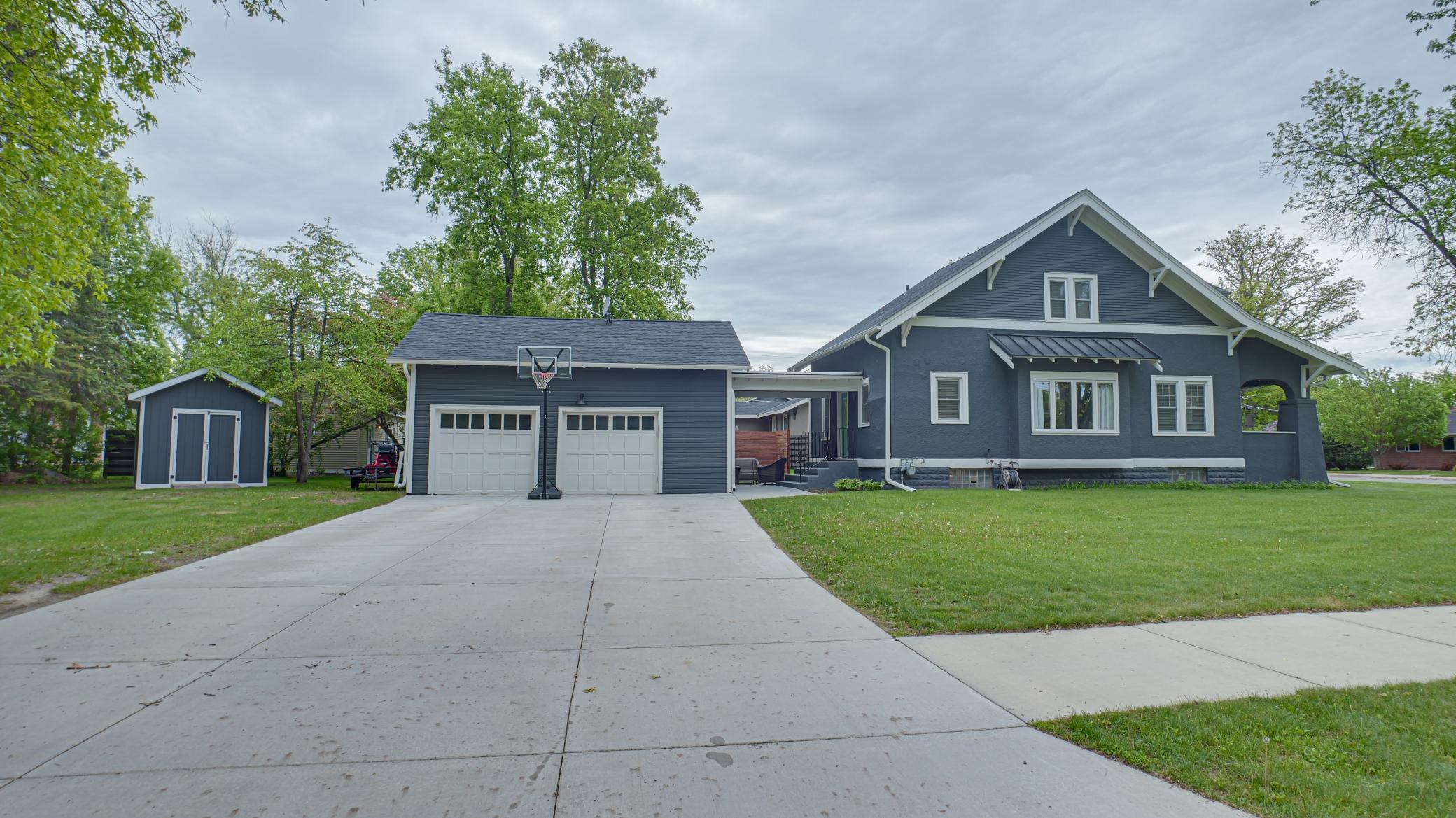 207 NE 6th Street