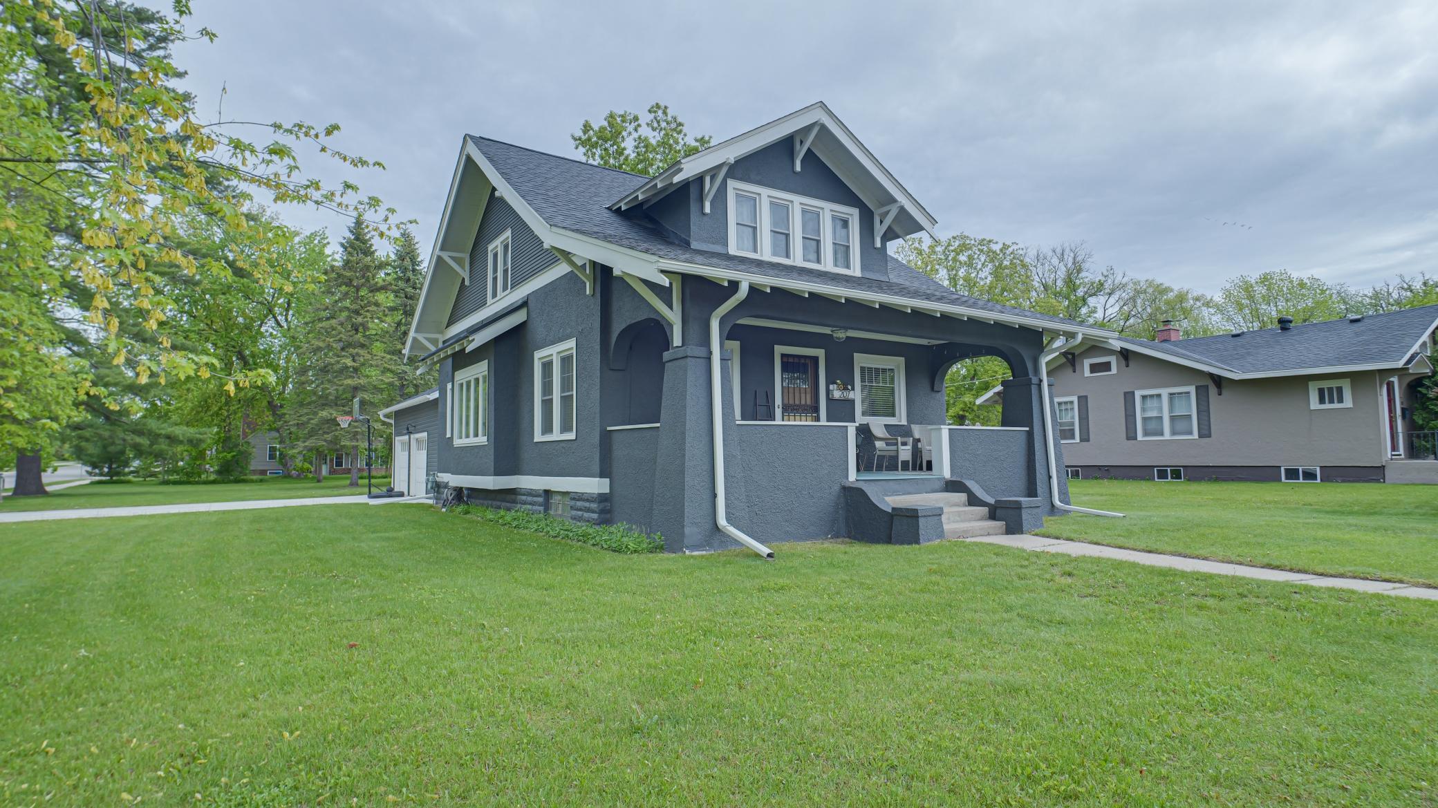 207 NE 6th Street