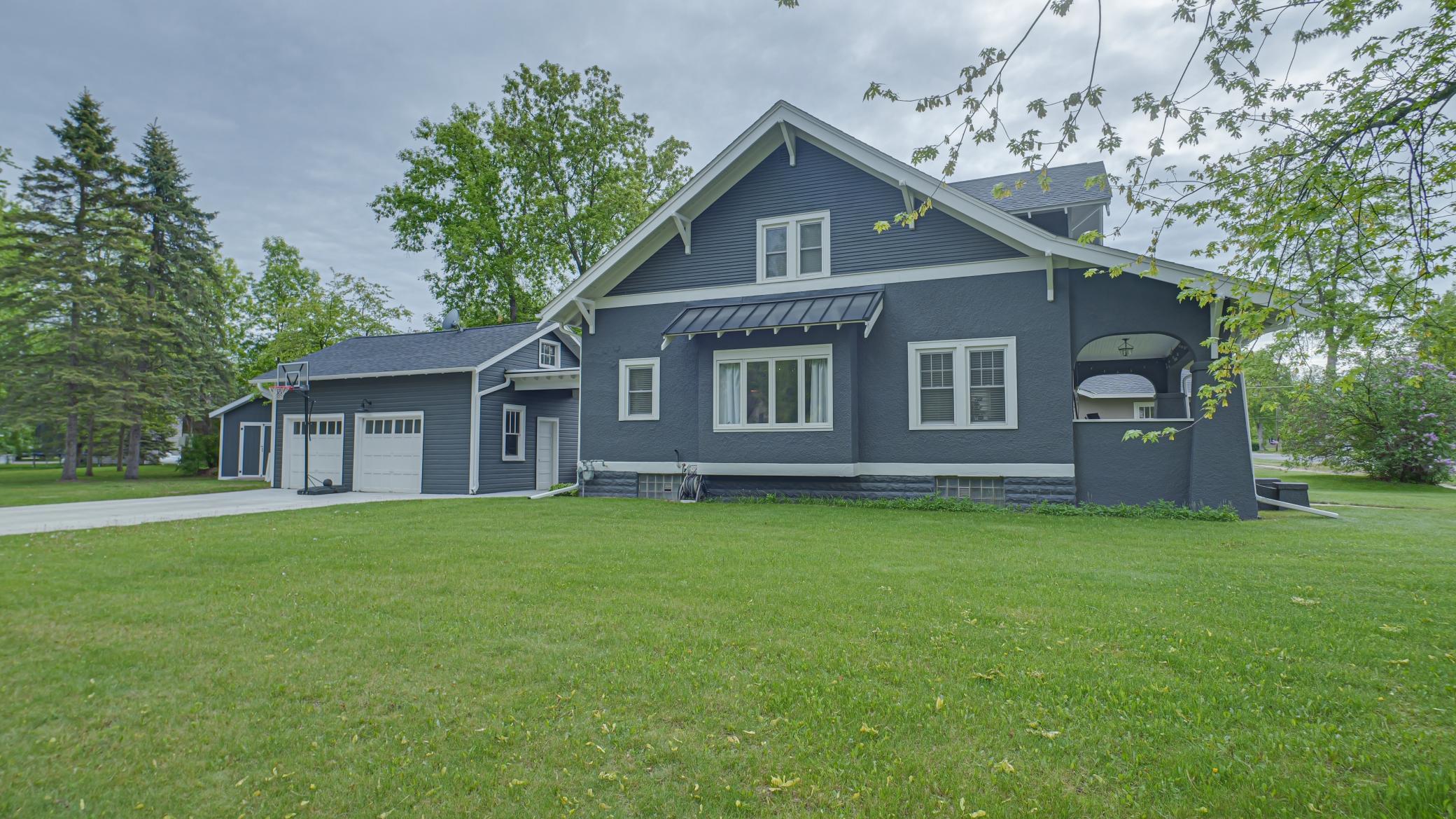 207 NE 6th Street