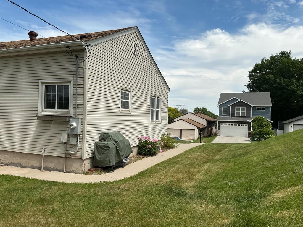Photo of 202 19th Avenue S, South Saint Paul, MN 55075 (MLS # 7083836)