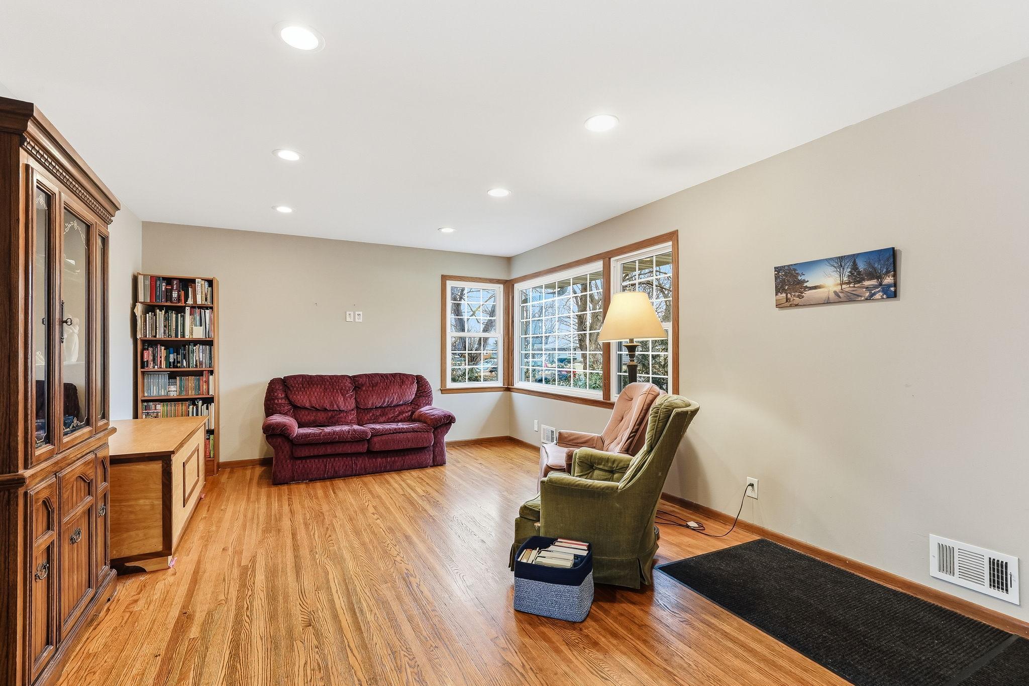 7216 Cartisian Avenue