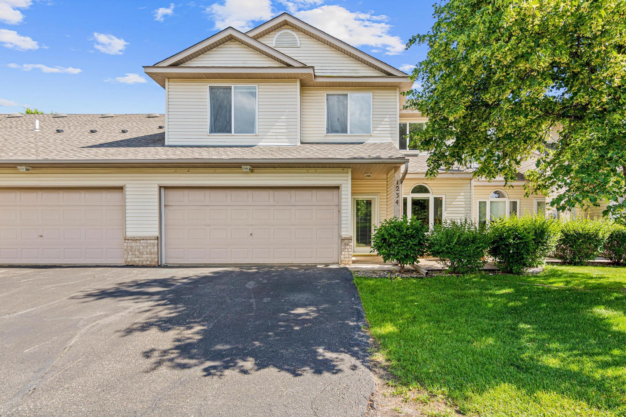 Photo 1 of 28 — 1234 Crystal Place E, Chaska, MN 55318