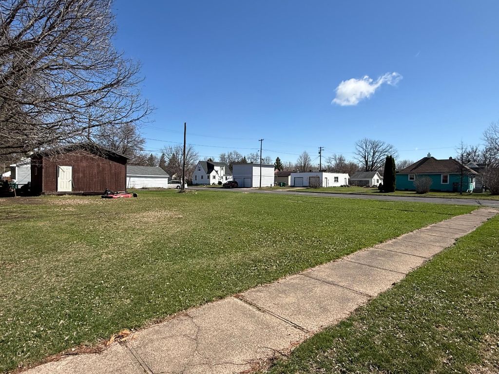 Photo of 126 E Hibbing Avenue, Keewatin, MN 55753 (MLS # 7063448)