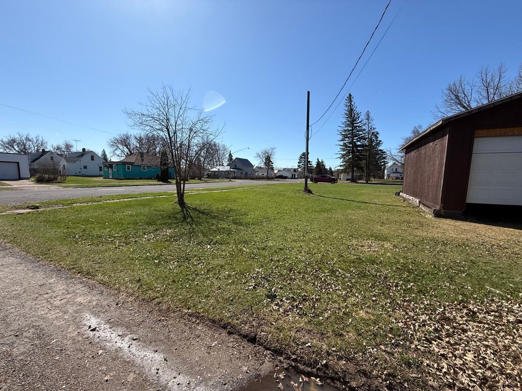 Photo of 126 E Hibbing Avenue, Keewatin, MN 55753 (MLS # 7063448)