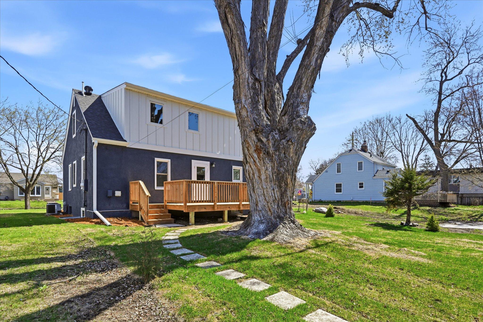 3370 Library Lane