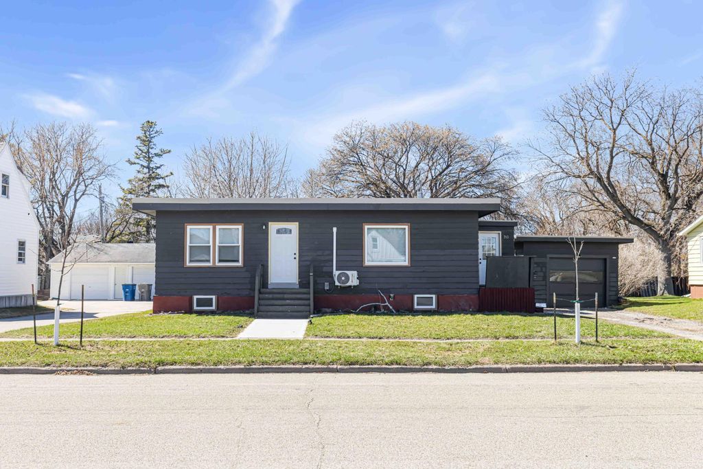 Photo of 713 13th Street N, Moorhead, MN 56560 (MLS # 7061833)