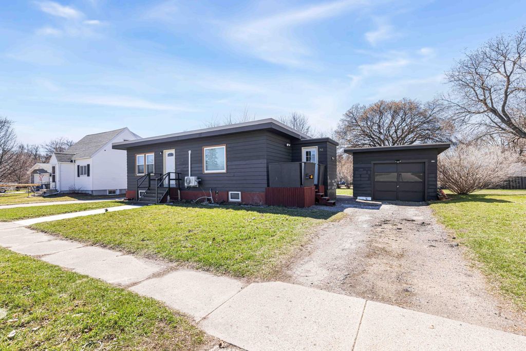 Photo of 713 13th Street N, Moorhead, MN 56560 (MLS # 7061833)