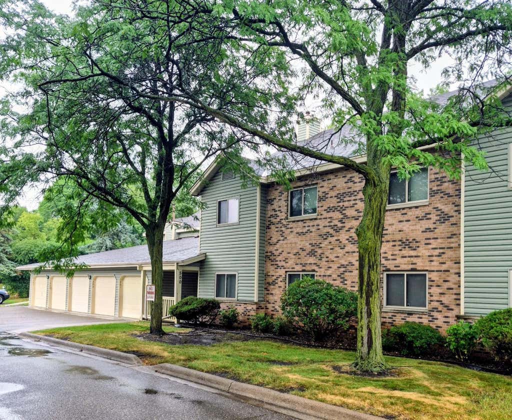 Photo of 500 Etna Street #102, Saint Paul, MN 55106 (MLS # 7113042)
