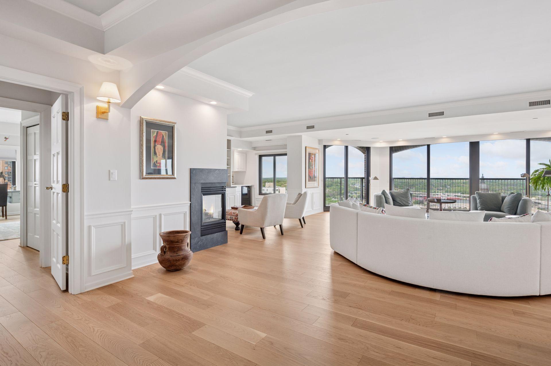 1201 Yale Place 2102
