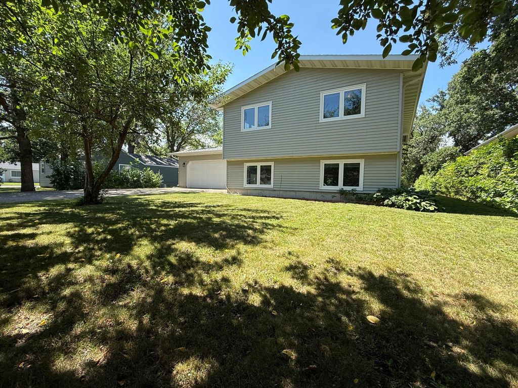 Photo of 1303 Duluth Avenue N, Thief River Falls, MN 56701 (MLS # 7010907)