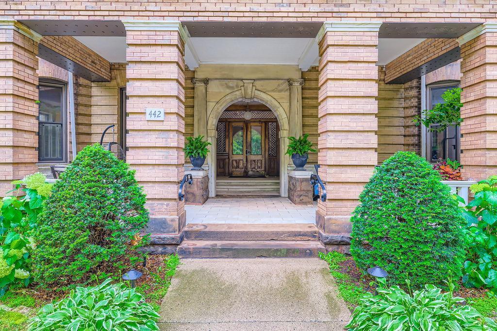 442 Summit Avenue 6