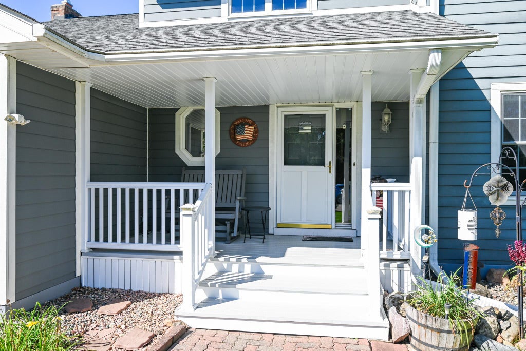 Photo of 12892 Essex Way, Apple Valley, MN 55124 (MLS # 7142893)