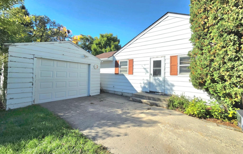 Photo of 1323 12th Avenue N, Moorhead, MN 56560 (MLS # 7154340)