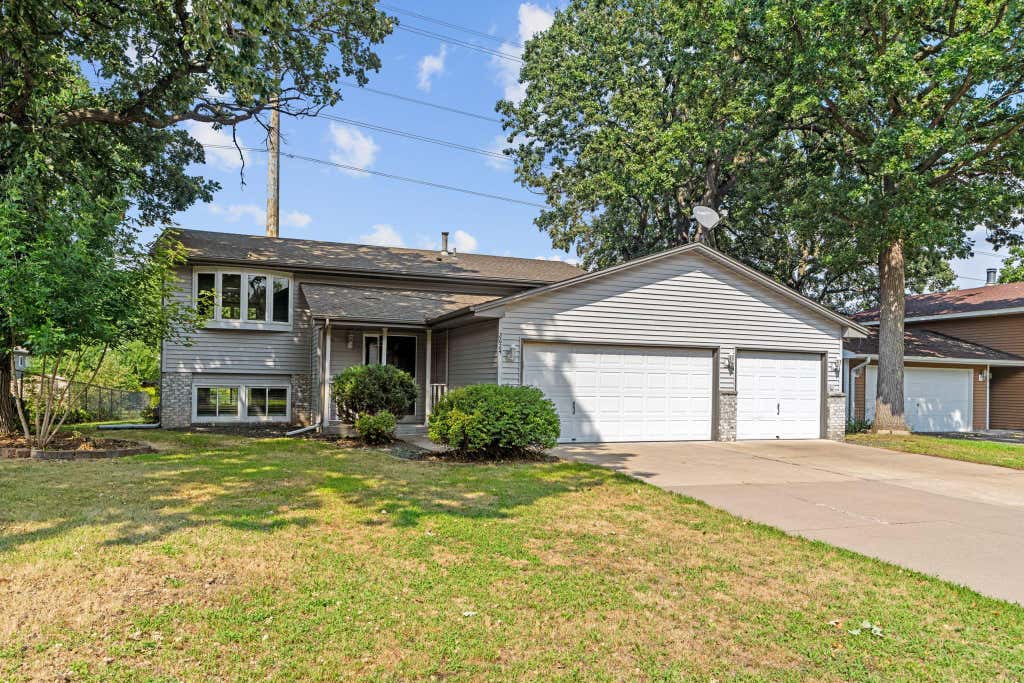Photo of 2624 94th Avenue N, Brooklyn Park, MN 55444 (MLS # 7123004)