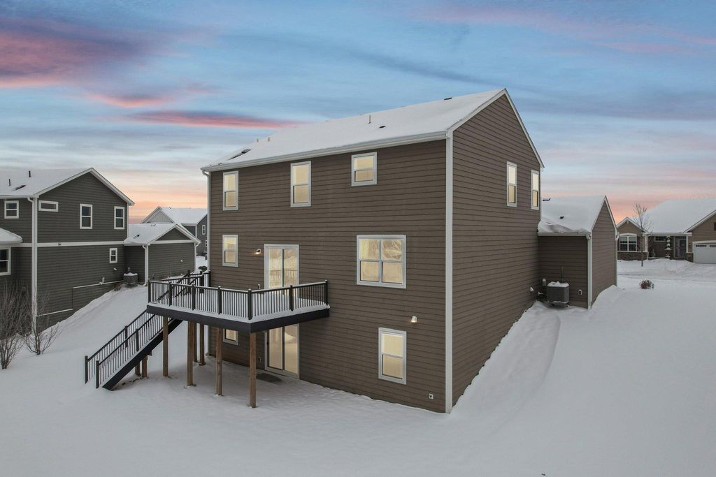 Photo of 1442 Pebble Beach Drive, Woodbury, MN 55129 (MLS # 6826547)