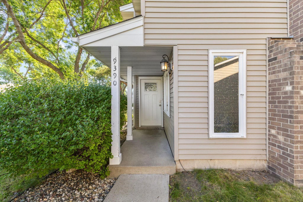 Photo of 9390 Ranchview Lane N, Maple Grove, MN 55369 (MLS # 7109896)