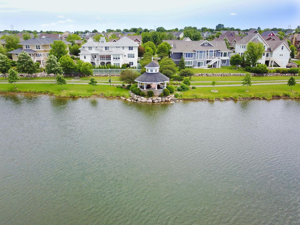 Photo of 15706 Diamond Way, Apple Valley, MN 55124 (MLS # 7043756)