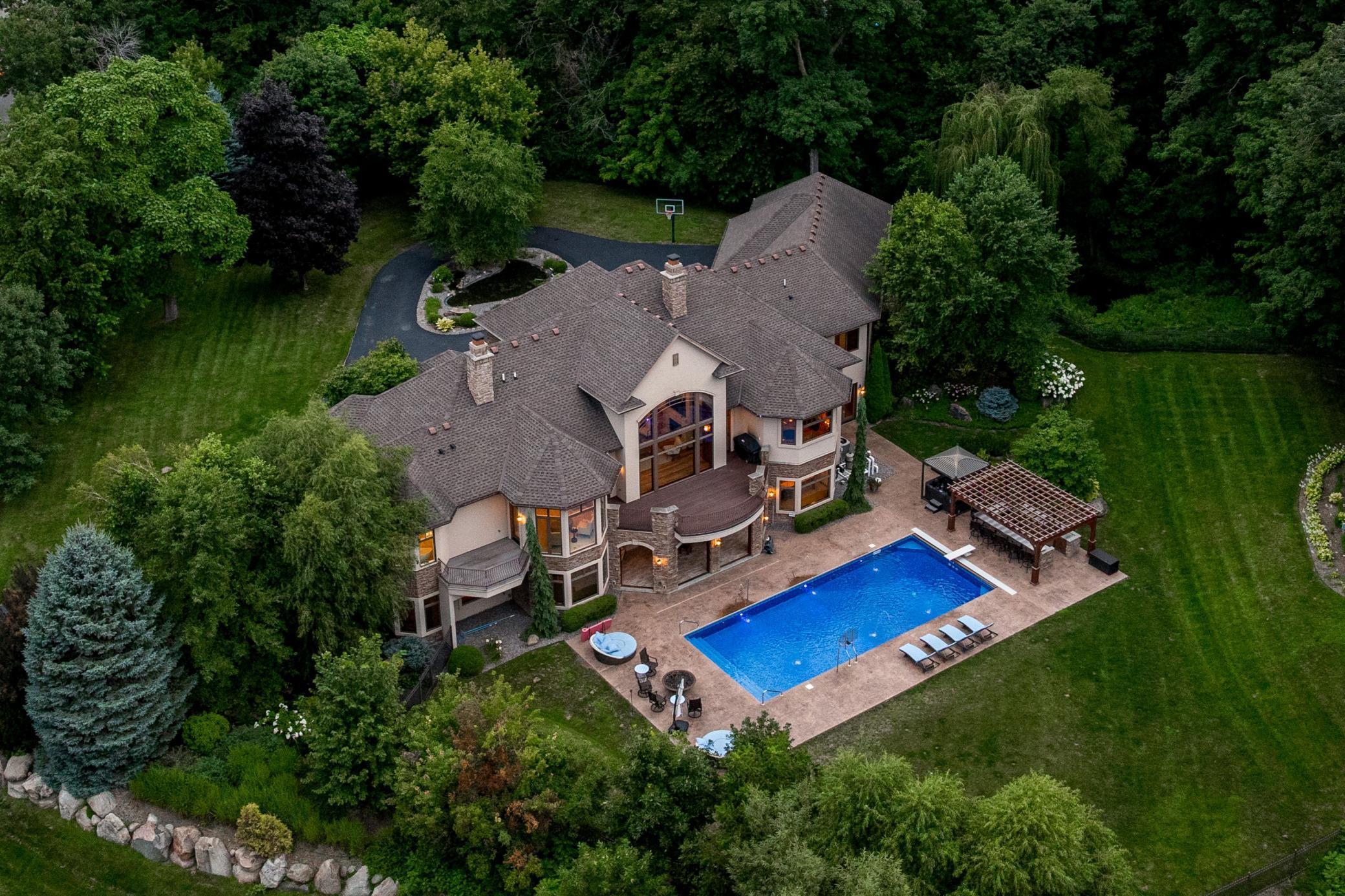 2680 Shadywood Road