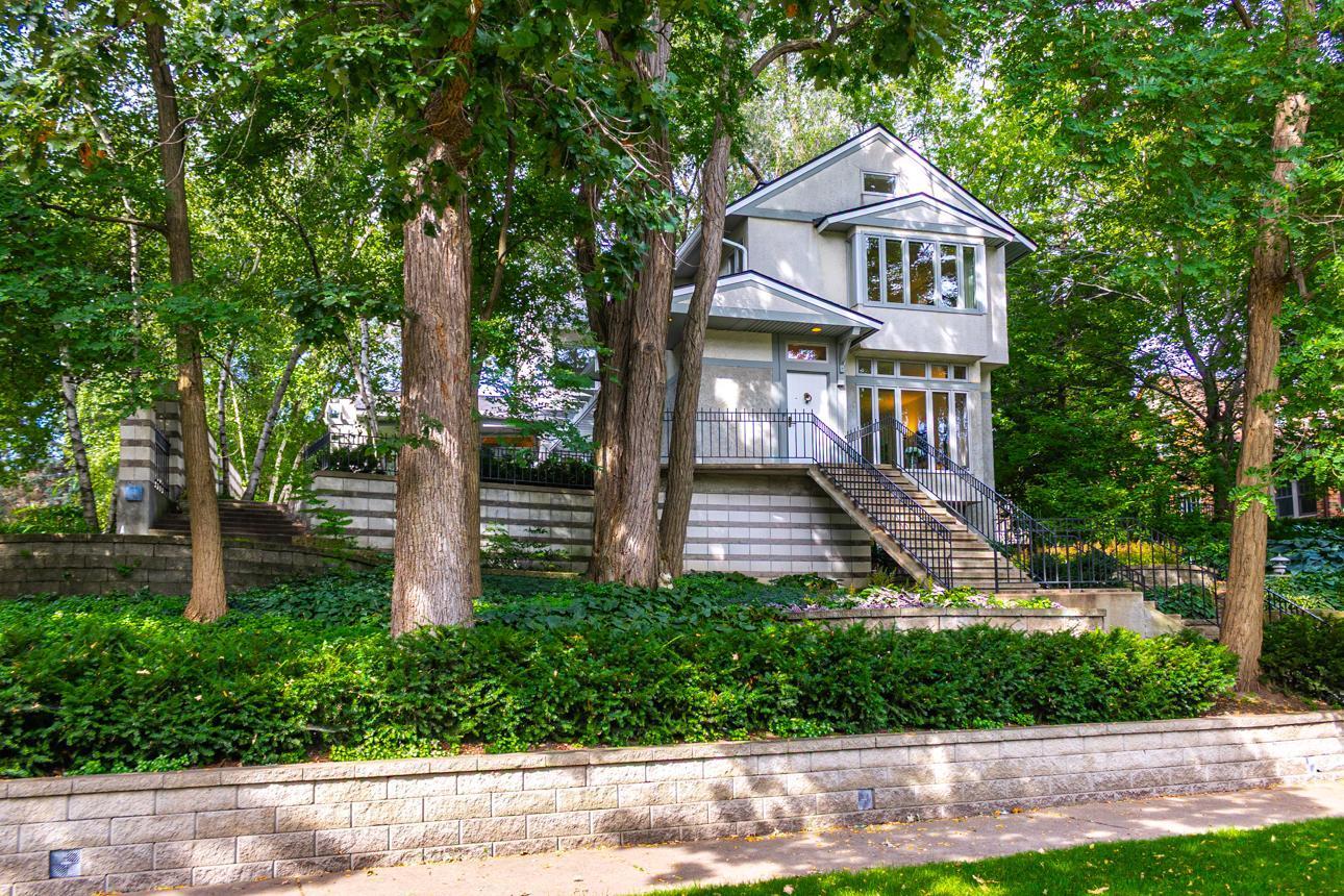 555 Montcalm Place