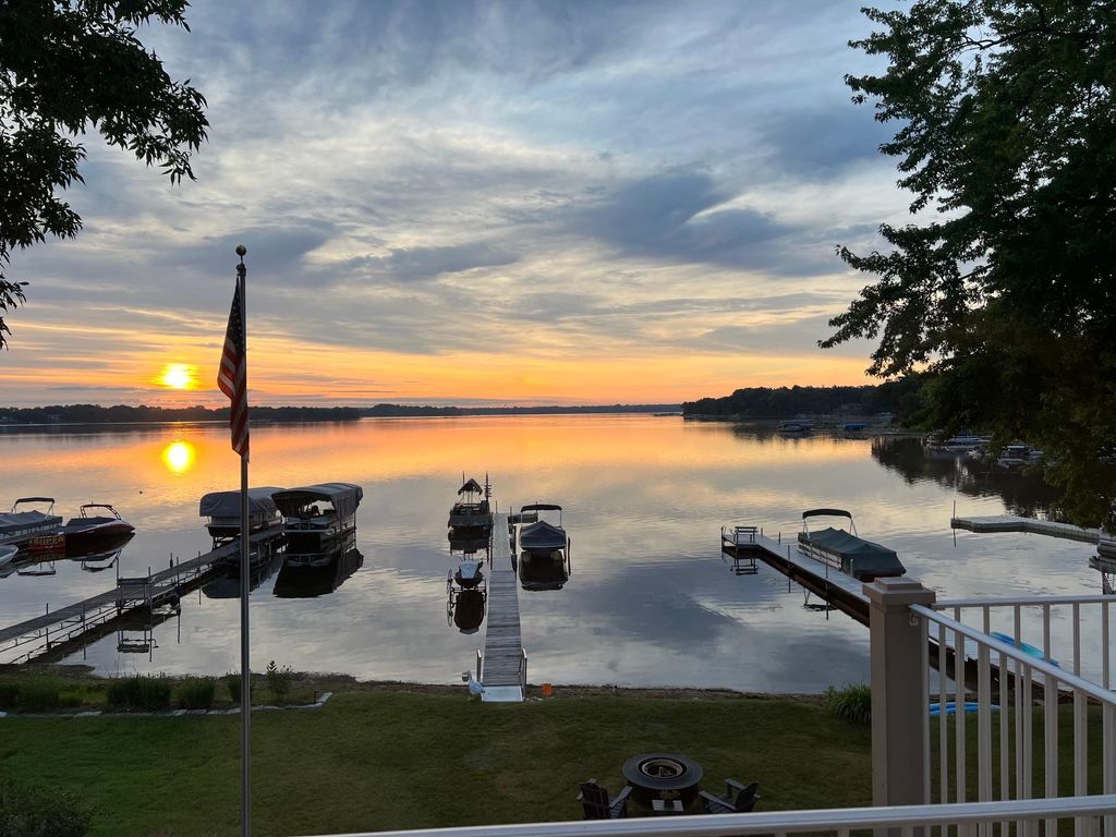 Photo of 4296 Cottage Park Road, White Bear Lake, MN 55110 (MLS # 7101492)
