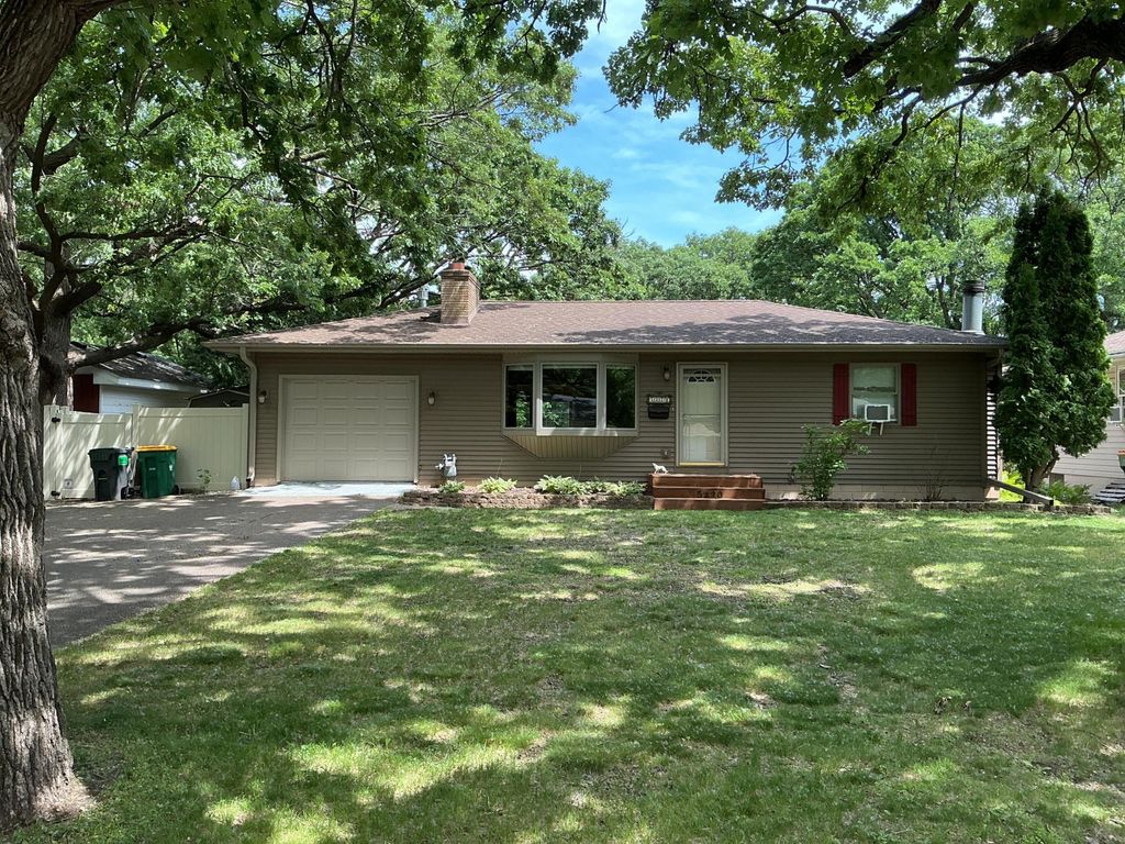 Photo of 5220 Quail Avenue N, Crystal, MN 55429 (MLS # 7085545)