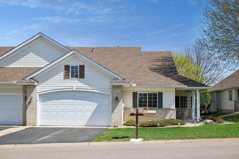 Photo of 14713 Courtyard Circle, Burnsville, MN 55306 (MLS # 7062221)
