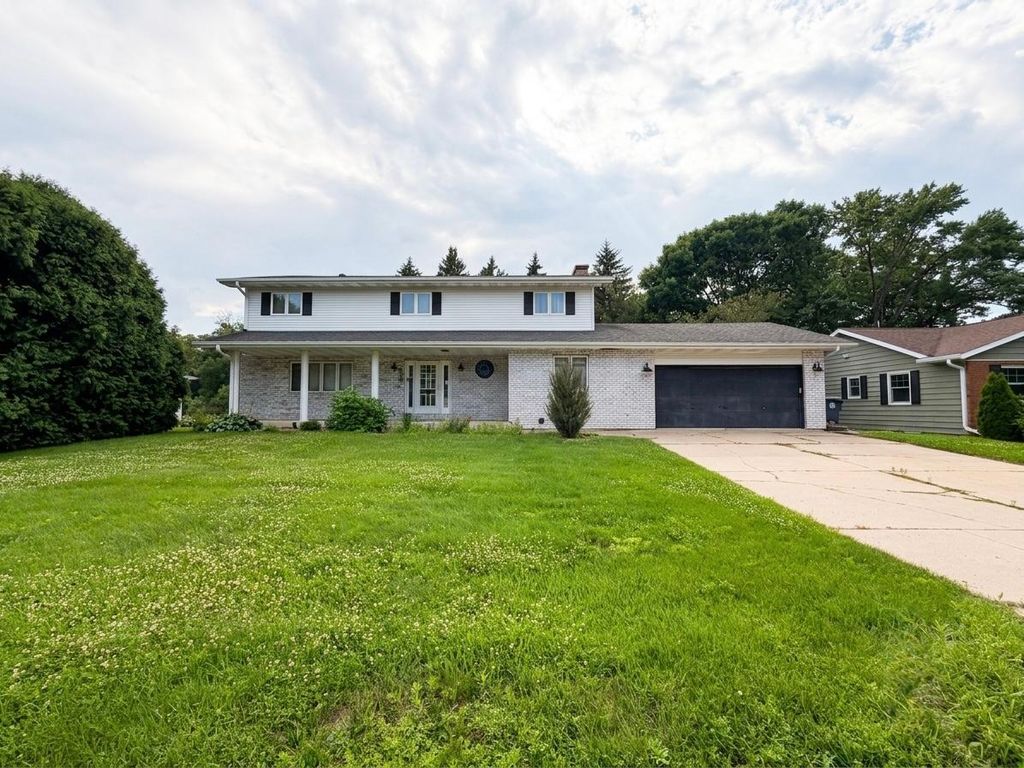 Photo of 422 28th Street S, La Crosse, WI 54601 (MLS # 7104867)