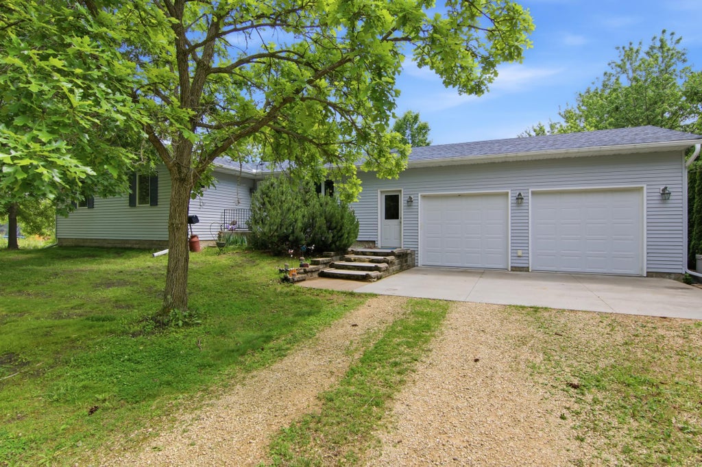 Photo of 15381 670th Street, Wabasha, MN 55981 (MLS # 7082709)