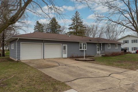 426 1st Street SE Hayfield MN 55940