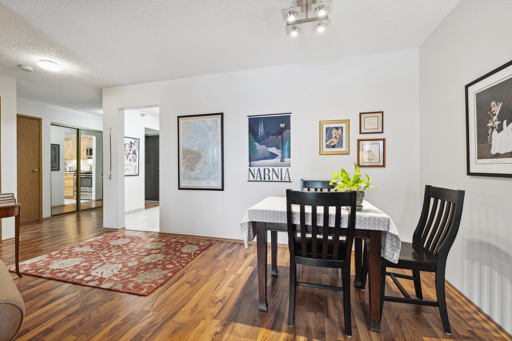 78 10th Street E R1108