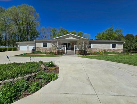 Photo of 324 W 7th Street, Litchfield, MN 55355 (MLS # 7071477)