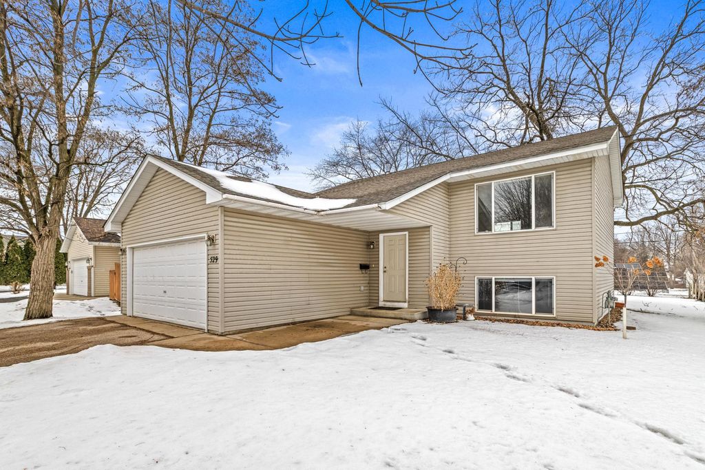 Photo of 529 5th Avenue E, Shakopee, MN 55379 (MLS # 7010298)