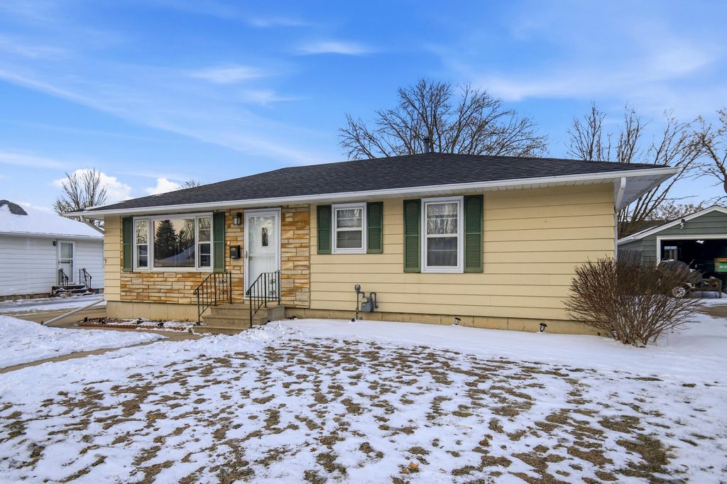 Photo of 600 15th Avenue SW, Austin, MN 55912 (MLS # 7014297)