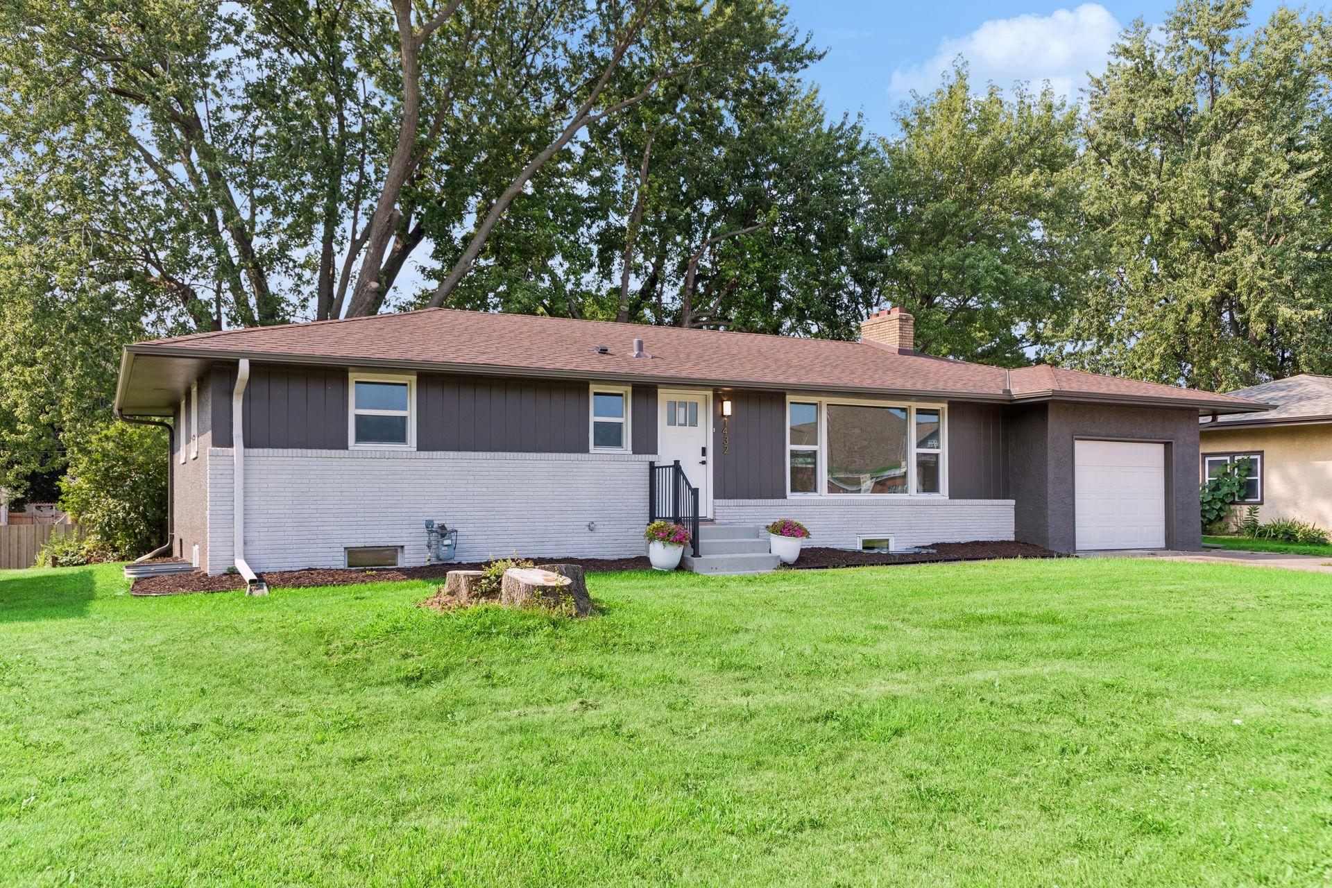 1432 County Road B West W