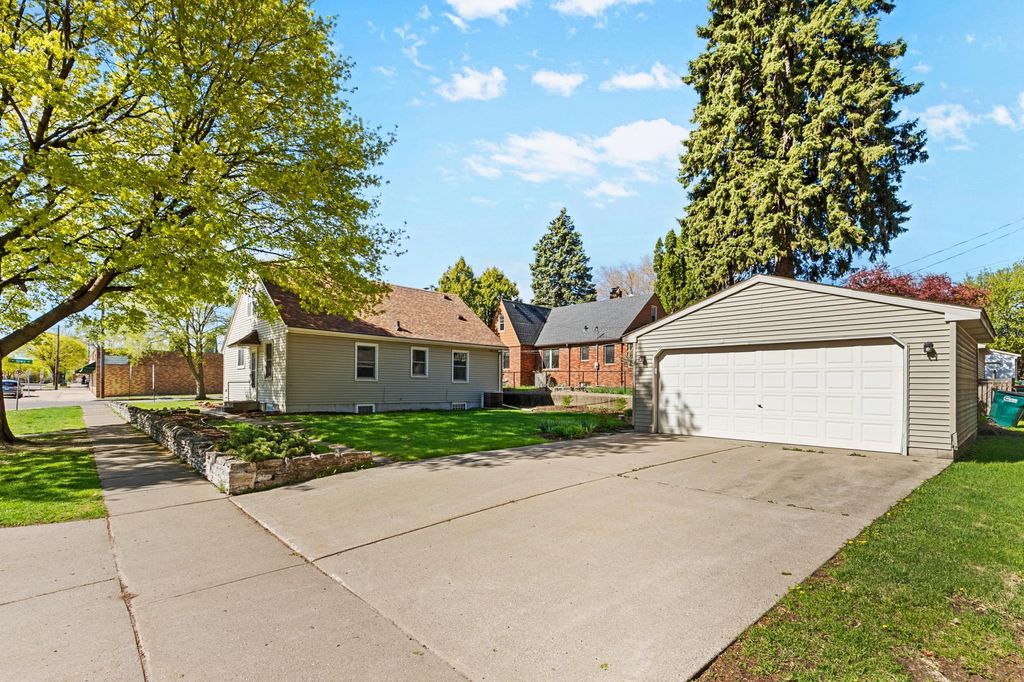 Photo of 1341 Iowa Avenue W, Falcon Heights, MN 55108 (MLS # 7067247)