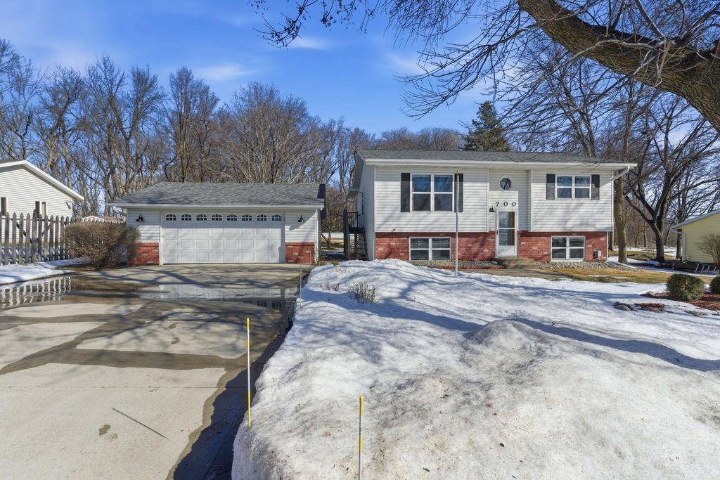 Photo of 700 NW 29 Street, Willmar, MN 56201 (MLS # 7027447)