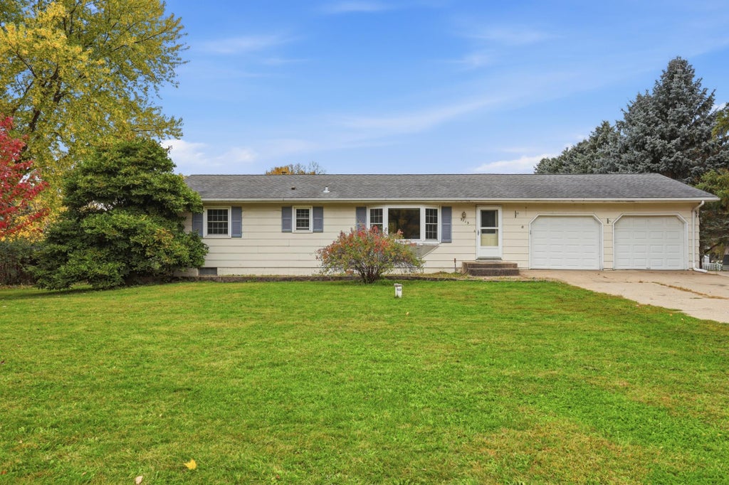 Photo of 3113 Aadland Avenue NE, Buffalo, MN 55313 (MLS # 7091980)