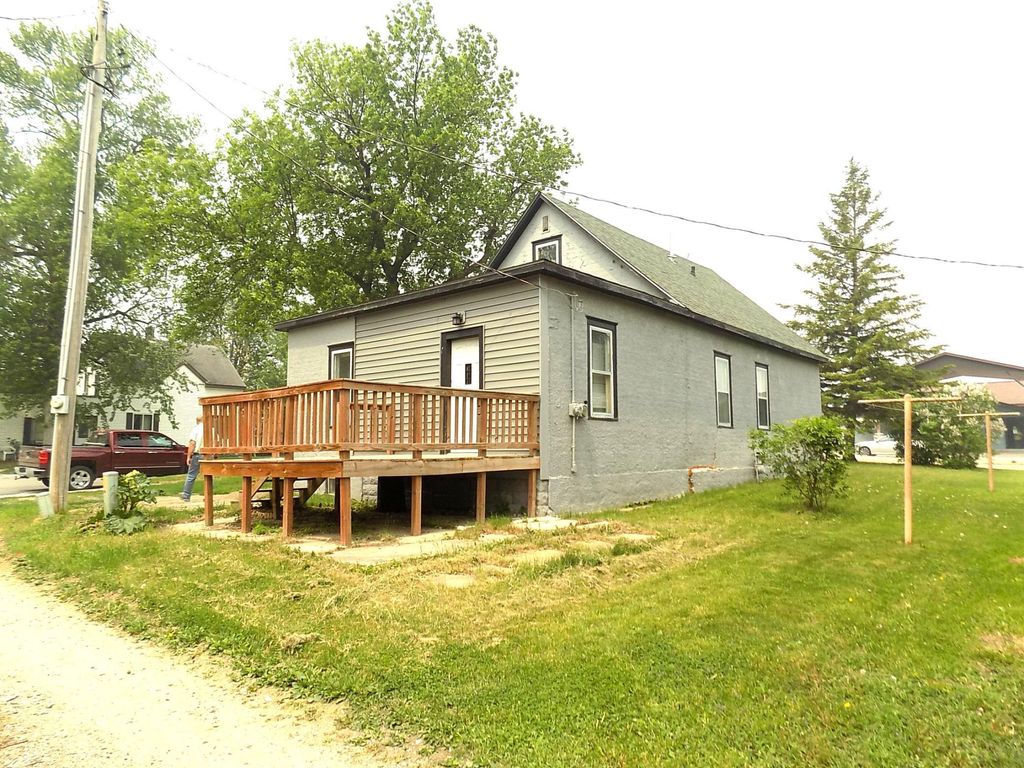 Photo of 101 1st Street SE, Baudette, MN 56623 (MLS # 6731367)